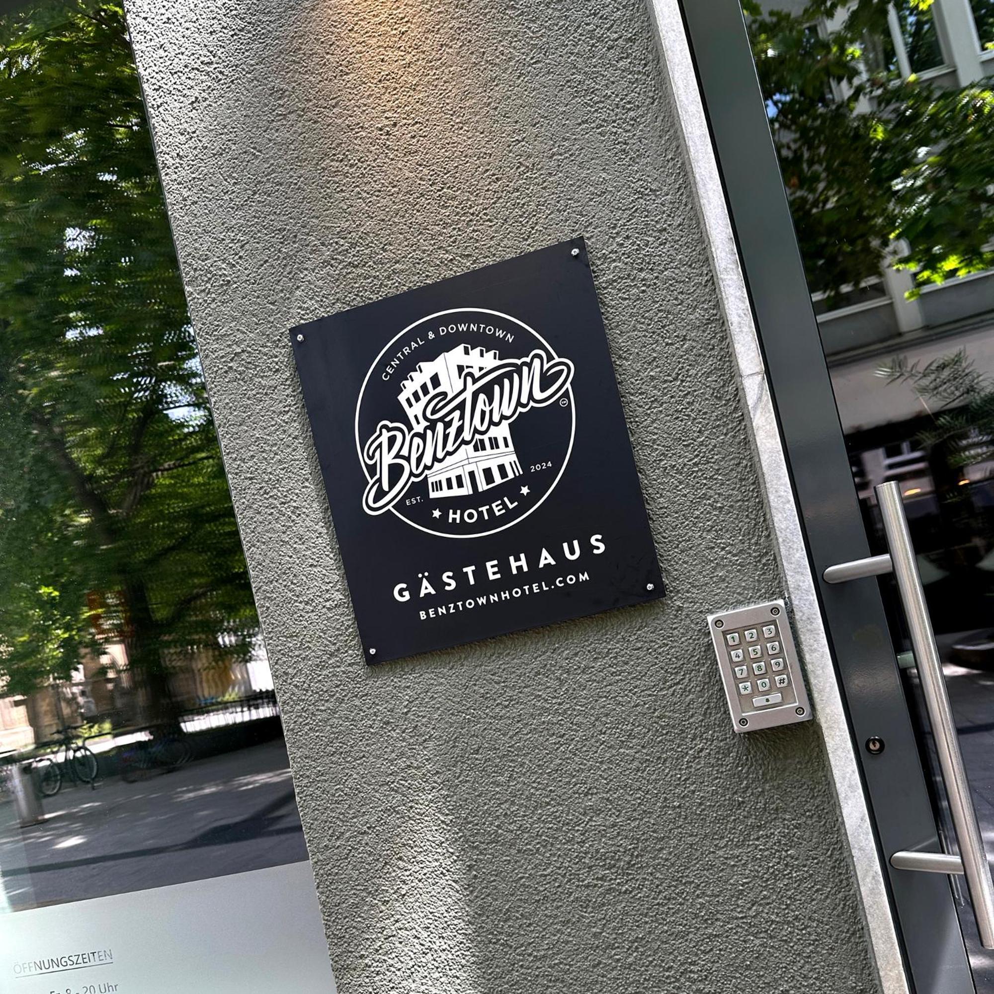 Benztown Hotel Gaestehaus Stuttgart Exterior foto